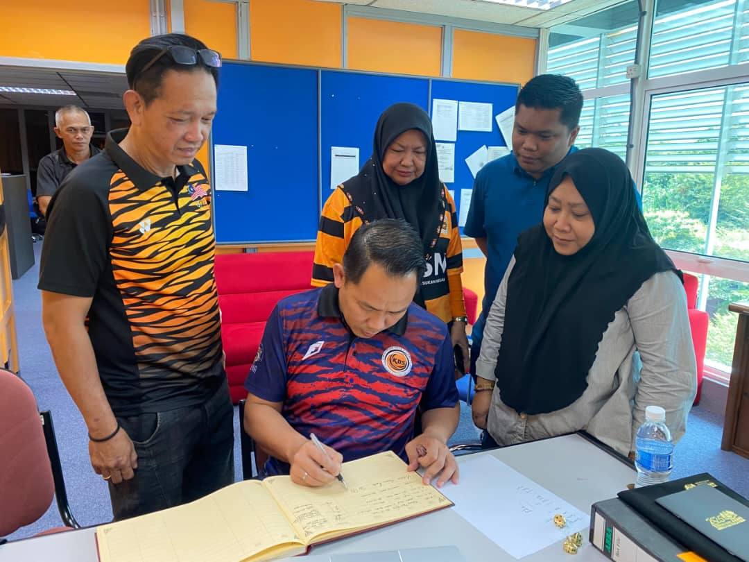LAWATAN KERJA RASMI DI PEJABAT BELIA DAN SUKAN (PERSEKUTUAN) BAHAGIAN SANDAKAN